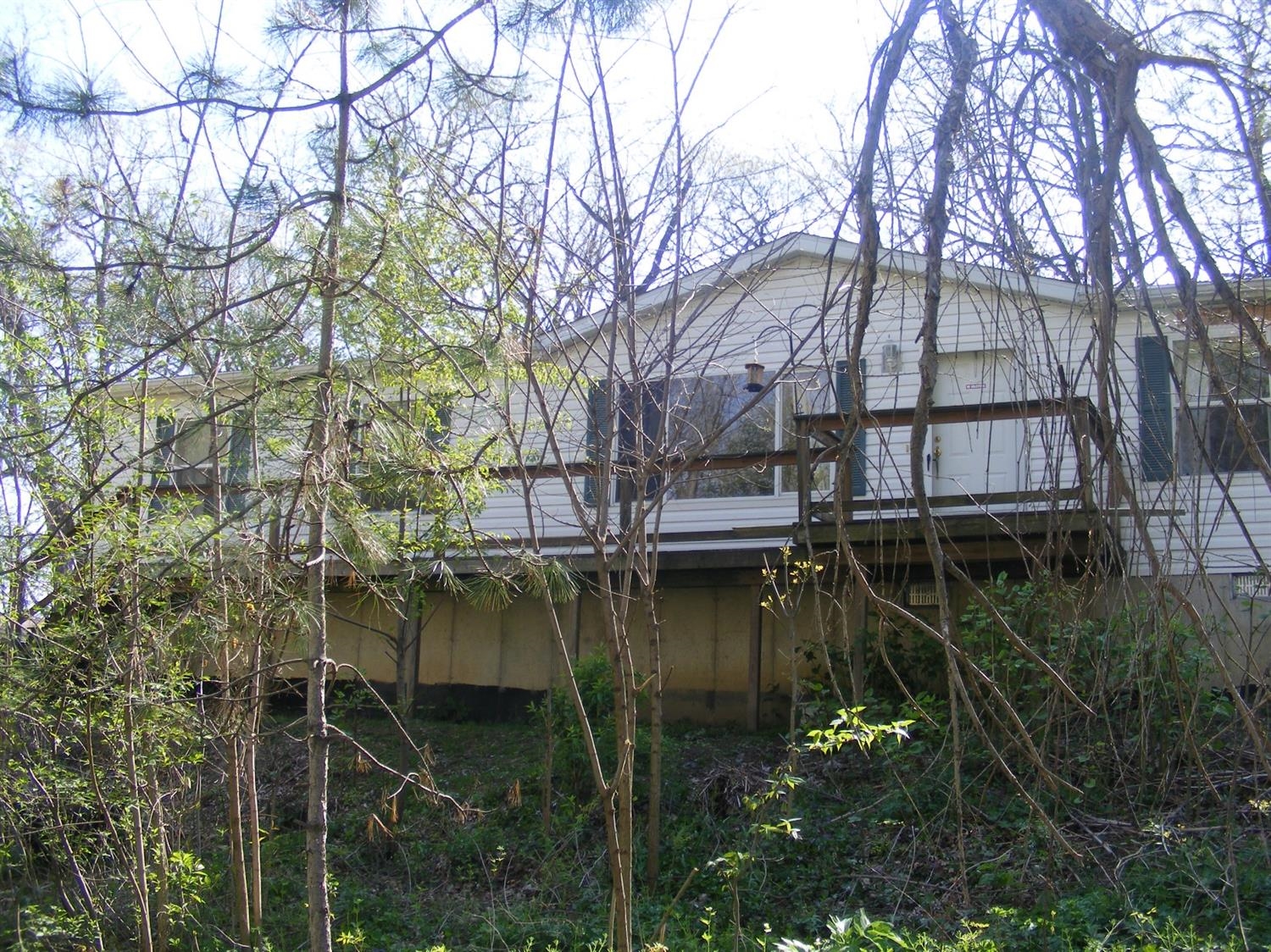 1402 Burlington Beach Road Valparaiso, IN 46383 - Photo 4 of 10 1500x1124