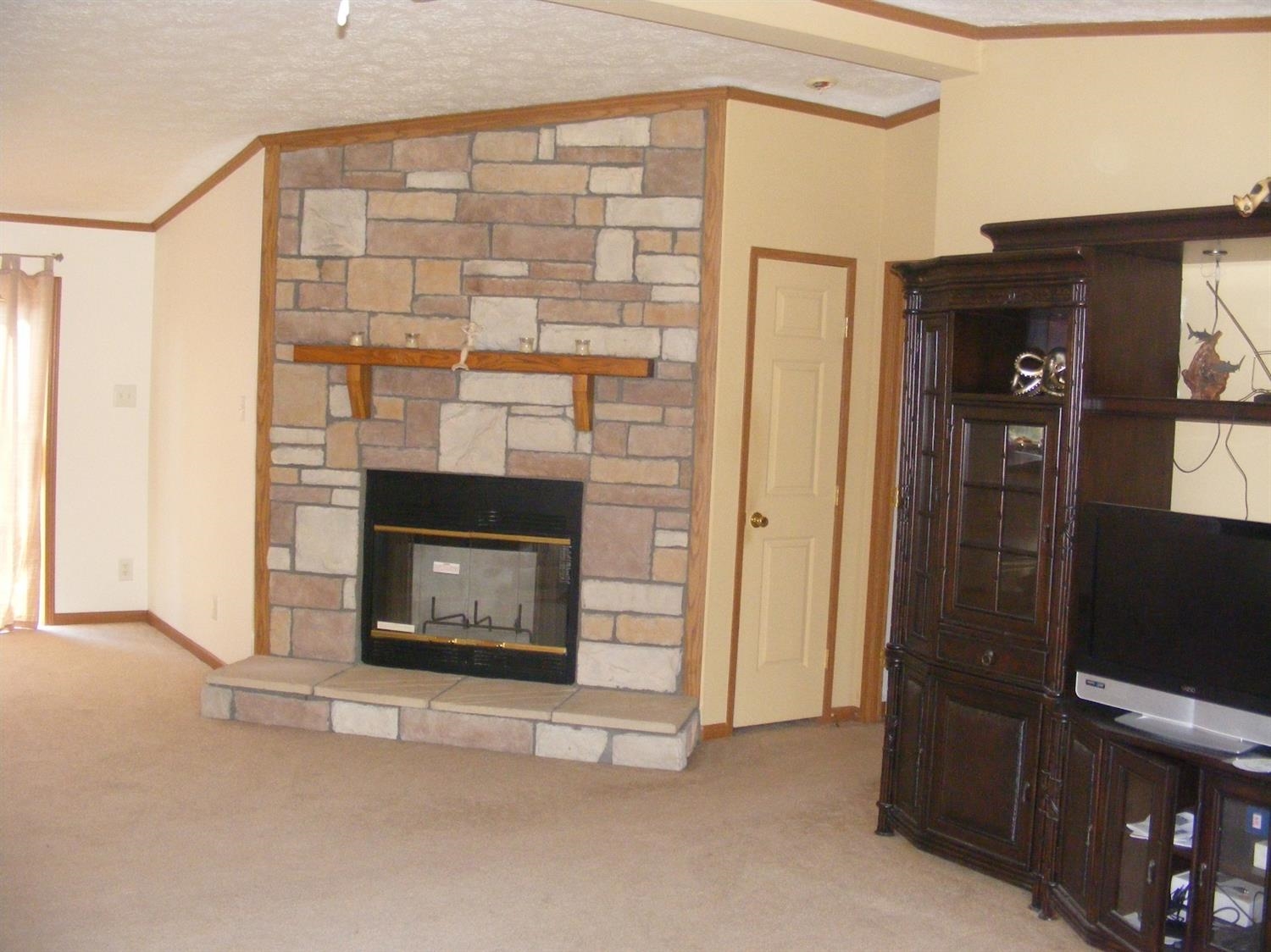 1402 Burlington Beach Road Valparaiso, IN 46383 - Photo 9 of 10 1500x1124