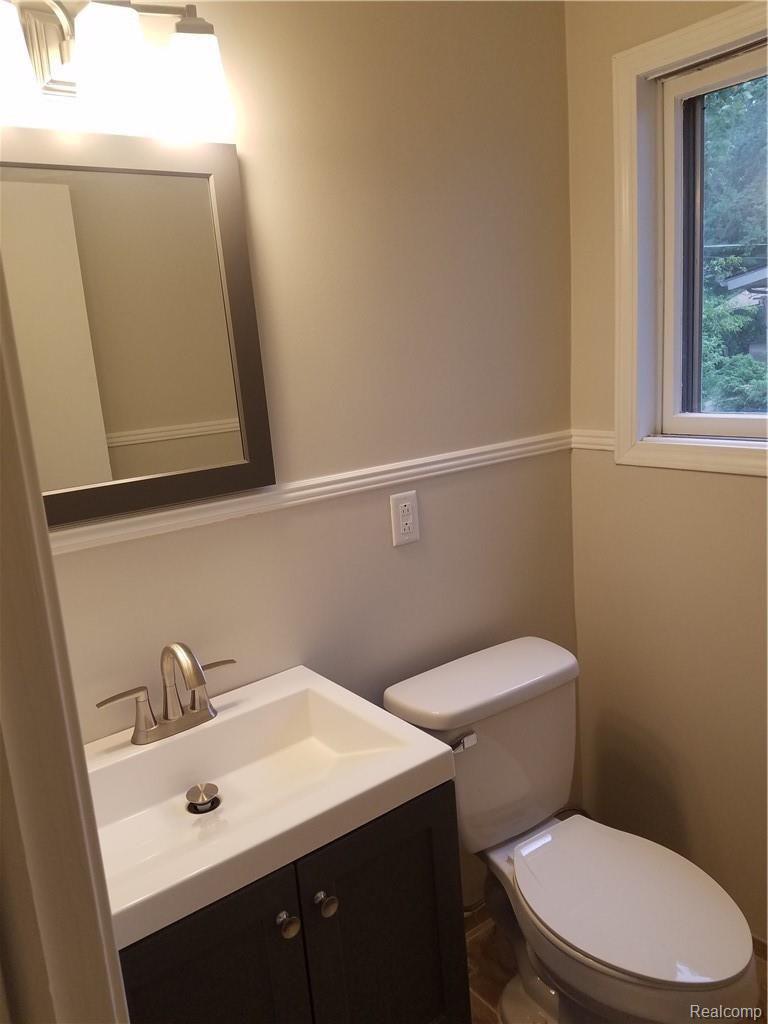 32262 Bonnet Hill Road Farmington, MI 48334 - Photo 5 of 28 20180921_123853.jpg