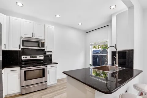 $364,900 | 173 Lake Monterey Circle, Boynton Beach, FL 33426