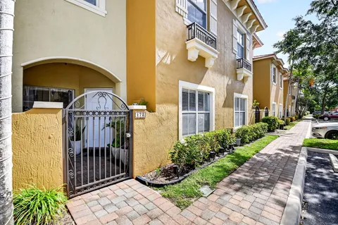 $364,900 | 173 Lake Monterey Circle, Boynton Beach, FL 33426