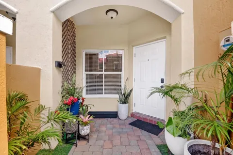 $364,900 | 173 Lake Monterey Circle, Boynton Beach, FL 33426