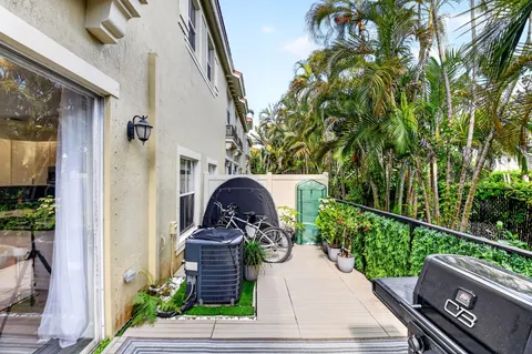 $364,900 | 173 Lake Monterey Circle, Boynton Beach, FL 33426