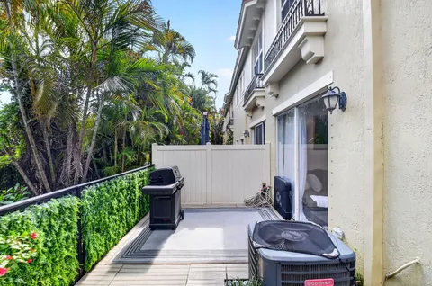 $364,900 | 173 Lake Monterey Circle, Boynton Beach, FL 33426
