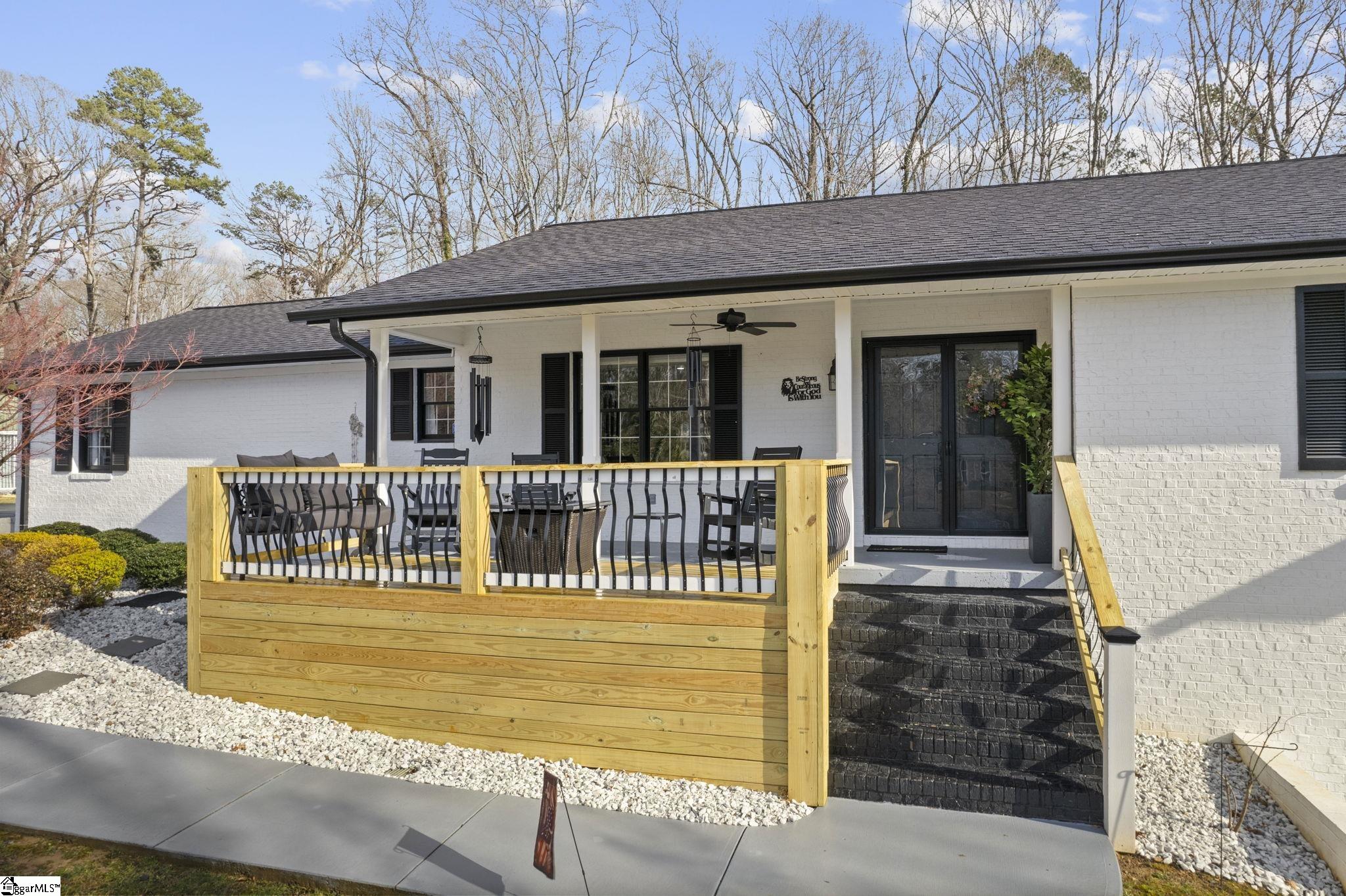 3 Kingsley Court Mauldin, SC 29662 - Photo 2 of 44