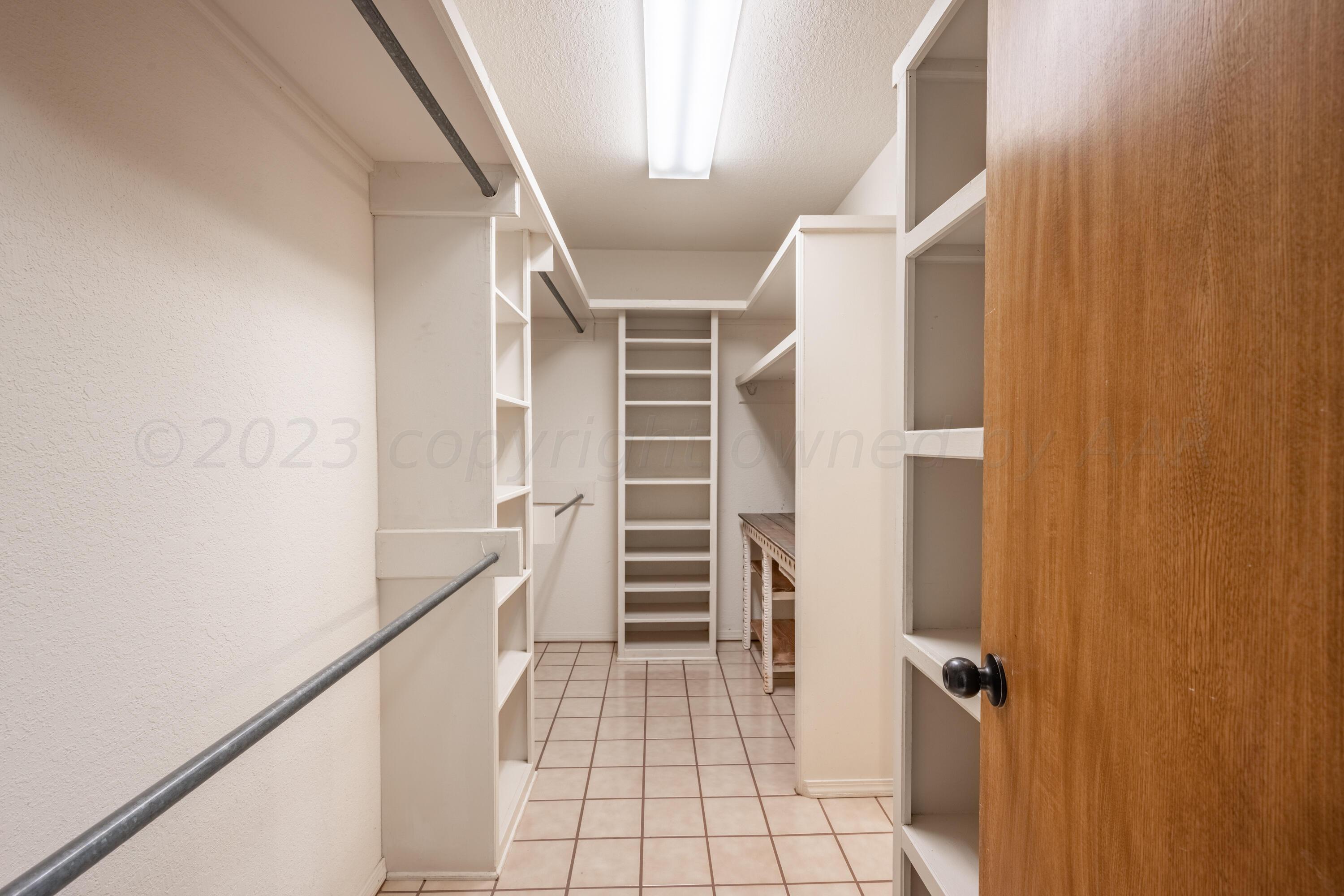 7023 Hatton Road Amarillo, TX 79110 - Photo 27 of 38 Master Closet