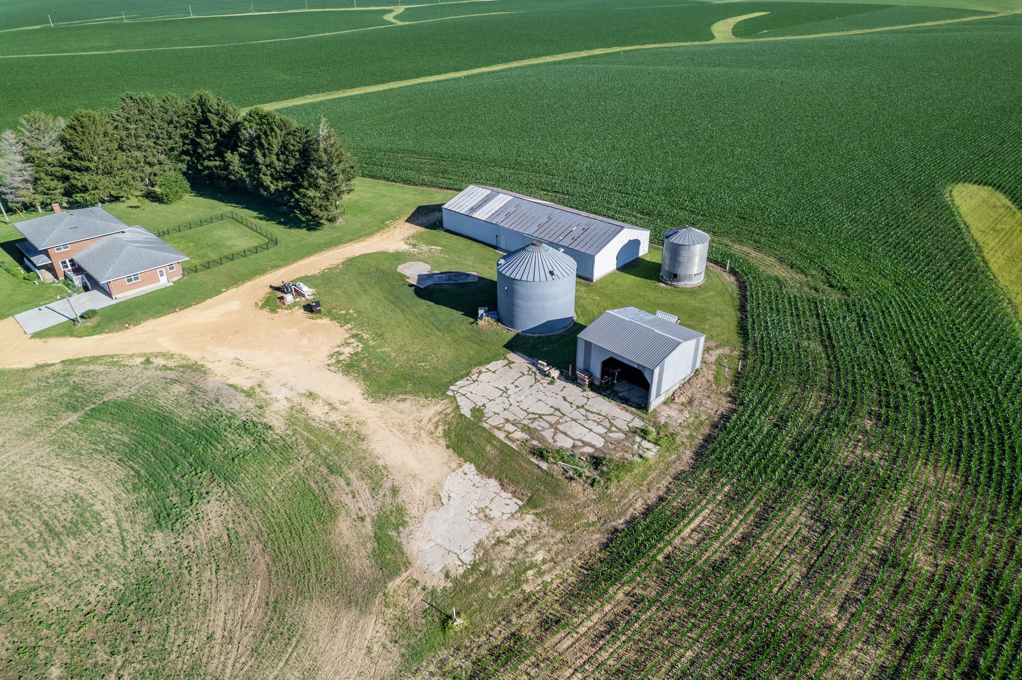 30319 Brookville Road Lanark, IL 61046 - Photo 5 of 87