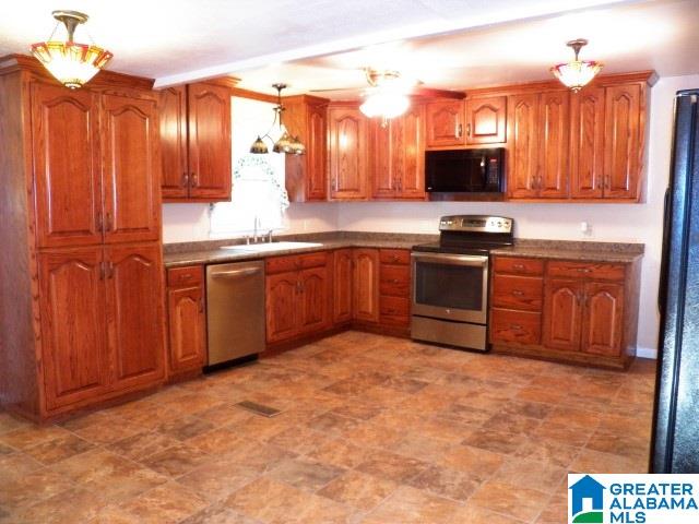 1129 Alexandria Road Weaver, AL 36277 - Photo 2 of 33