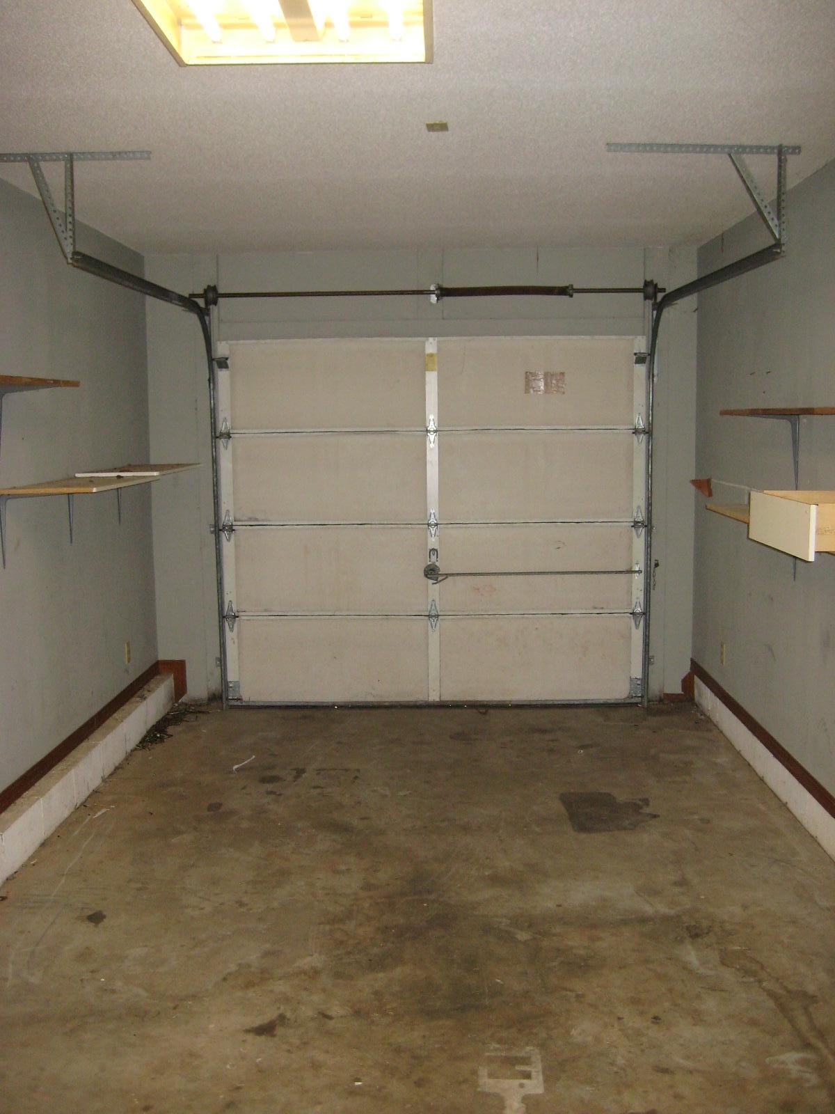 6003 Robin Road Crestview, FL 32539 - Photo 11 of 17 a view of a small space