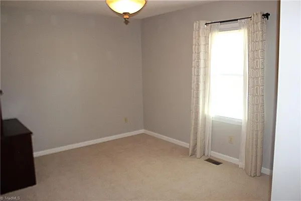 $284,900 | 4140 Willmeade Drive, Winston-Salem, NC 27127