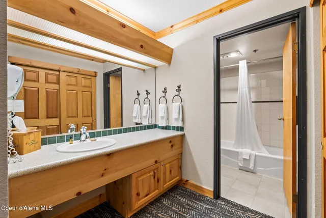 $645,000 | 72 Great Escape Road, Unit 409/411, Sandpoint, ID 83864