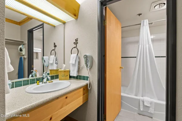 $639,000 | 72 Great Escape Road, Unit 409/411, Sandpoint, ID 83864