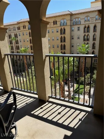 $2,250 | 2455 West Serene Avenue, Unit 706, Las Vegas, NV 89123