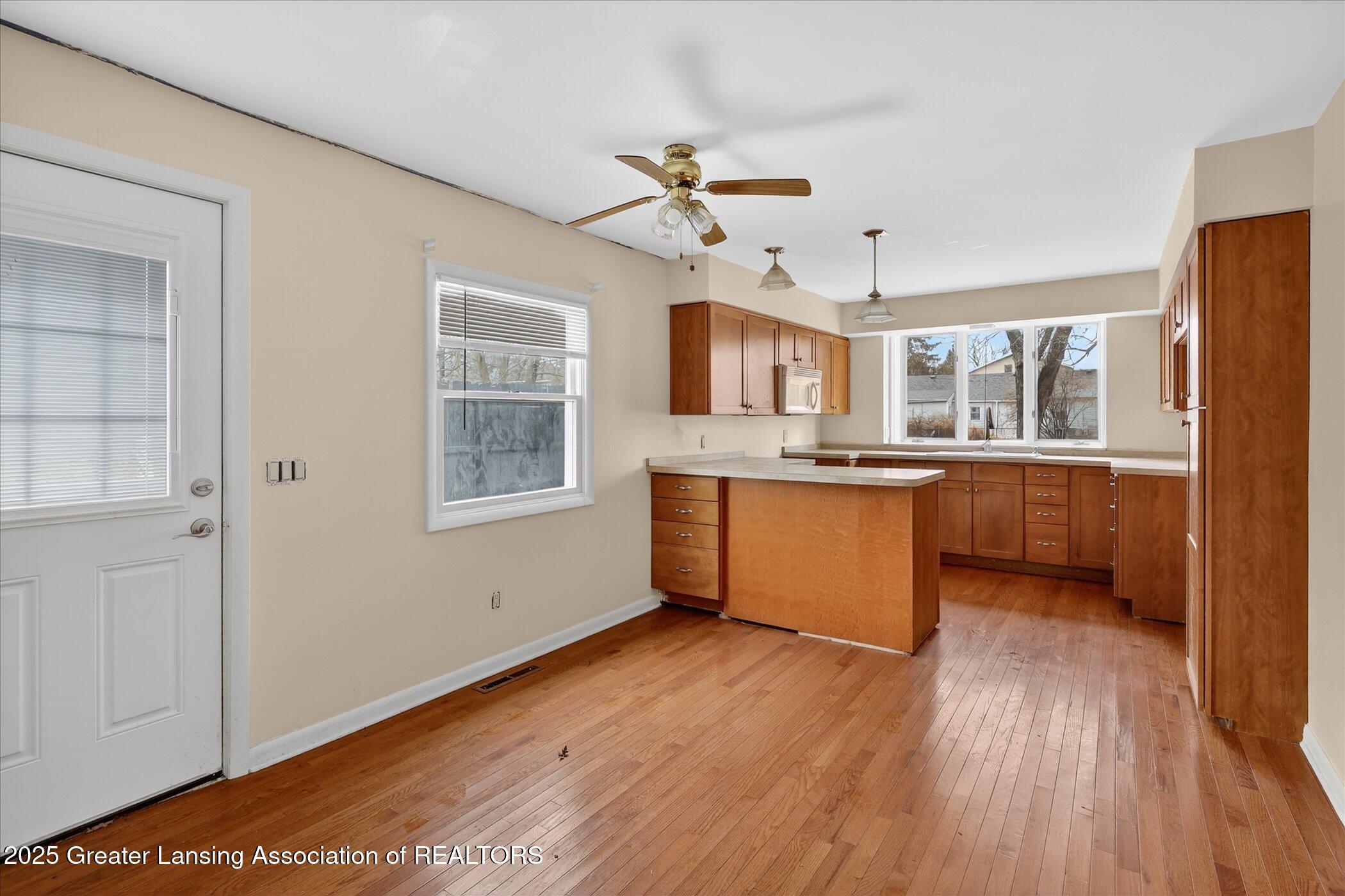 410 Renker Road Lansing, MI 48917 - Photo 16 of 34 15-410 Renker Rd Lansing, MI 48917-Wind