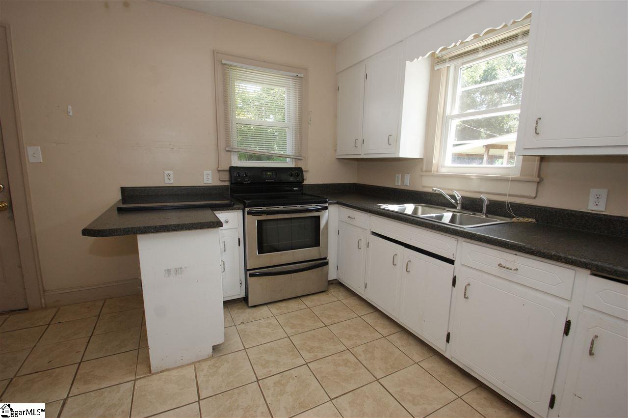 113 East Victoria Road Spartanburg, SC 29301 - Photo 5 of 17 Gallery Image 5