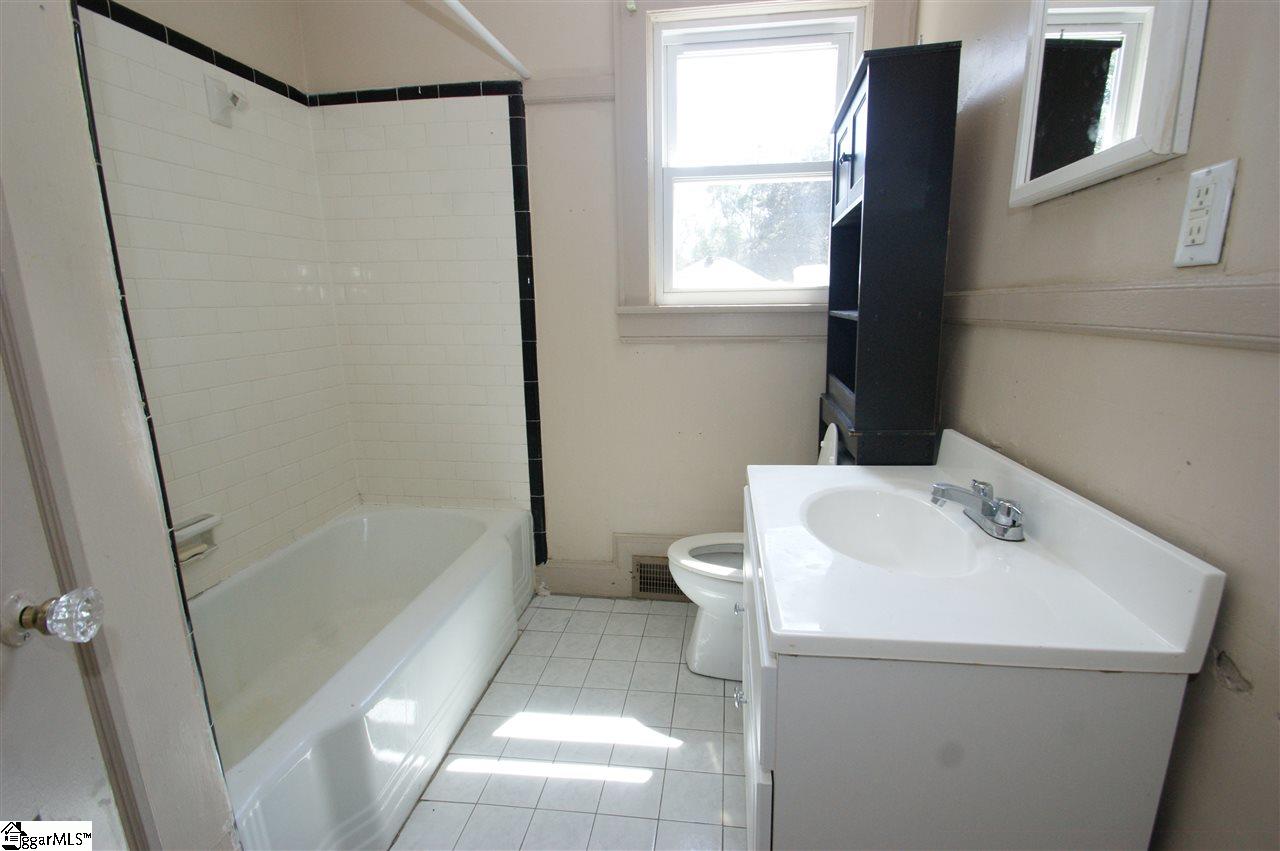 113 East Victoria Road Spartanburg, SC 29301 - Photo 8 of 17 Gallery Image 8