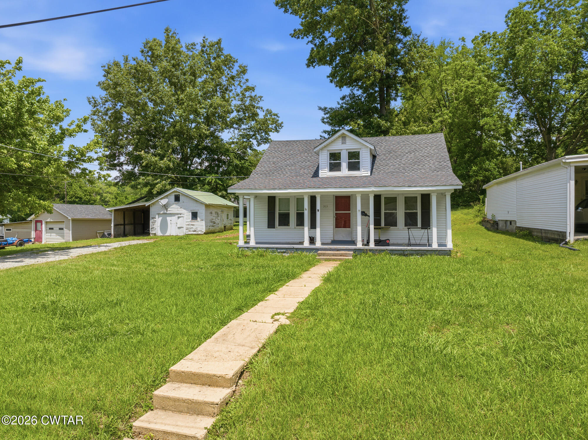 313 Knox Street Huntingdon, TN 38344 - Photo 3 of 30 DJI_20260604112406_0104_D