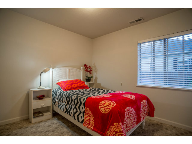 127 Clarendon Road Burlingame, CA 94010 - Photo 14 of 16 Gallery Image 14