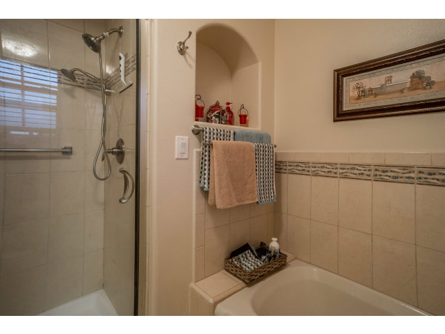 127 Clarendon Road Burlingame, CA 94010 - Photo 10 of 16 Gallery Image 10