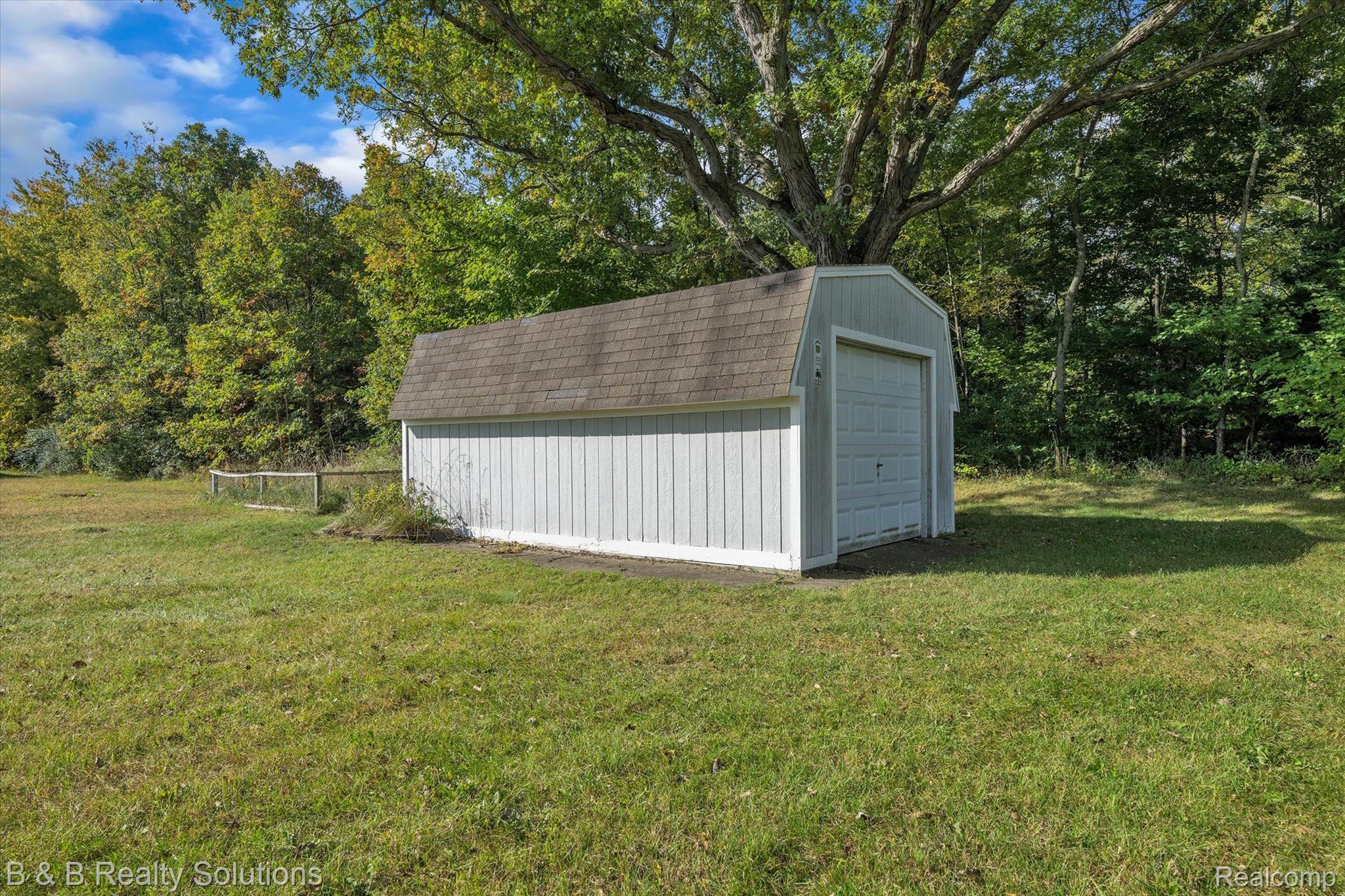 841 Barnes Lake Road Columbiaville, MI 48421 - Photo 58 of 62 Gallery Image 58
