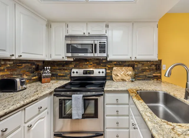 $529,000 | 500 East Amado Road, Unit 512, Palm Springs, CA 92262