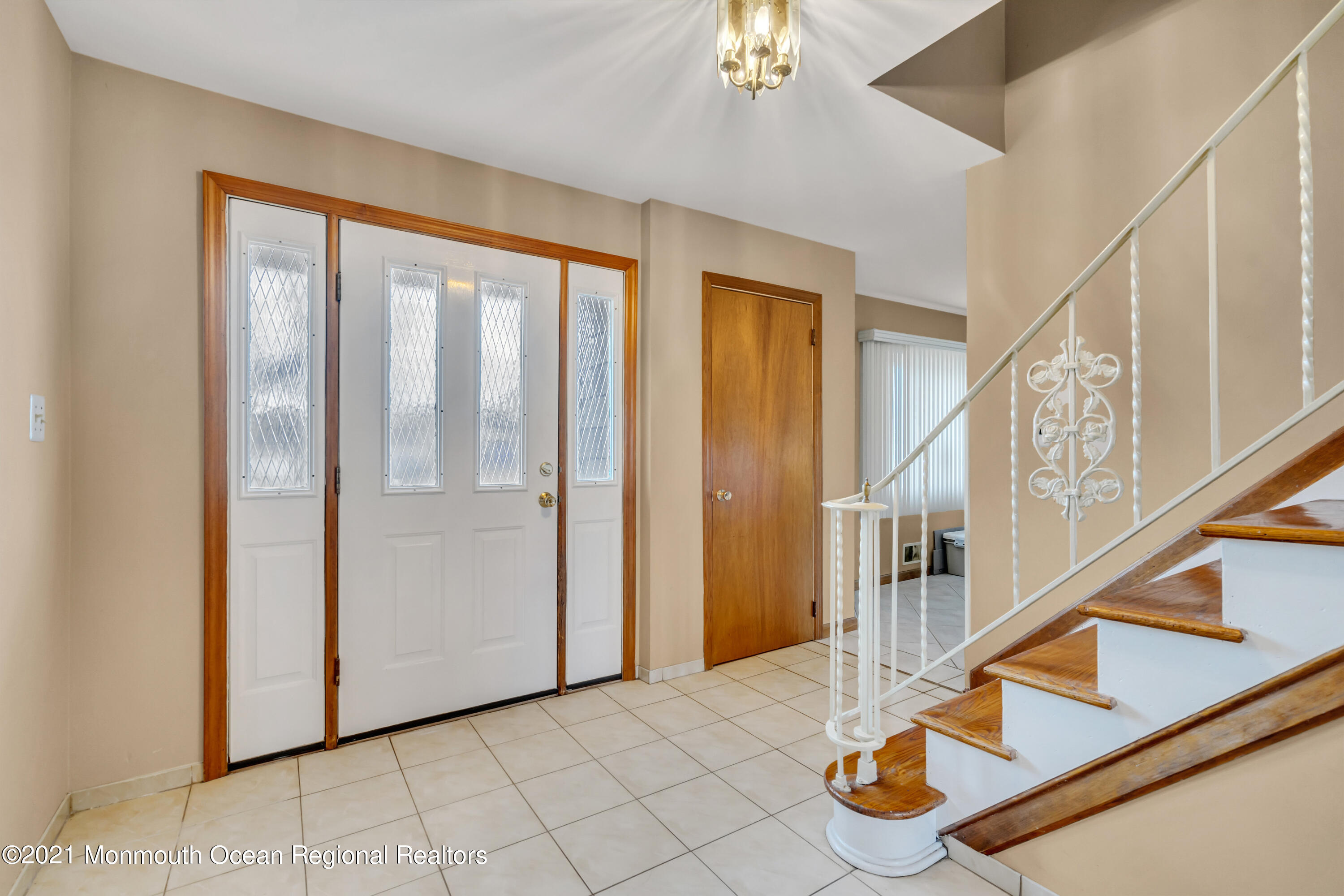 28 North Westfield Road Howell, NJ 07731 - Photo 4 of 26 002_dsc01317