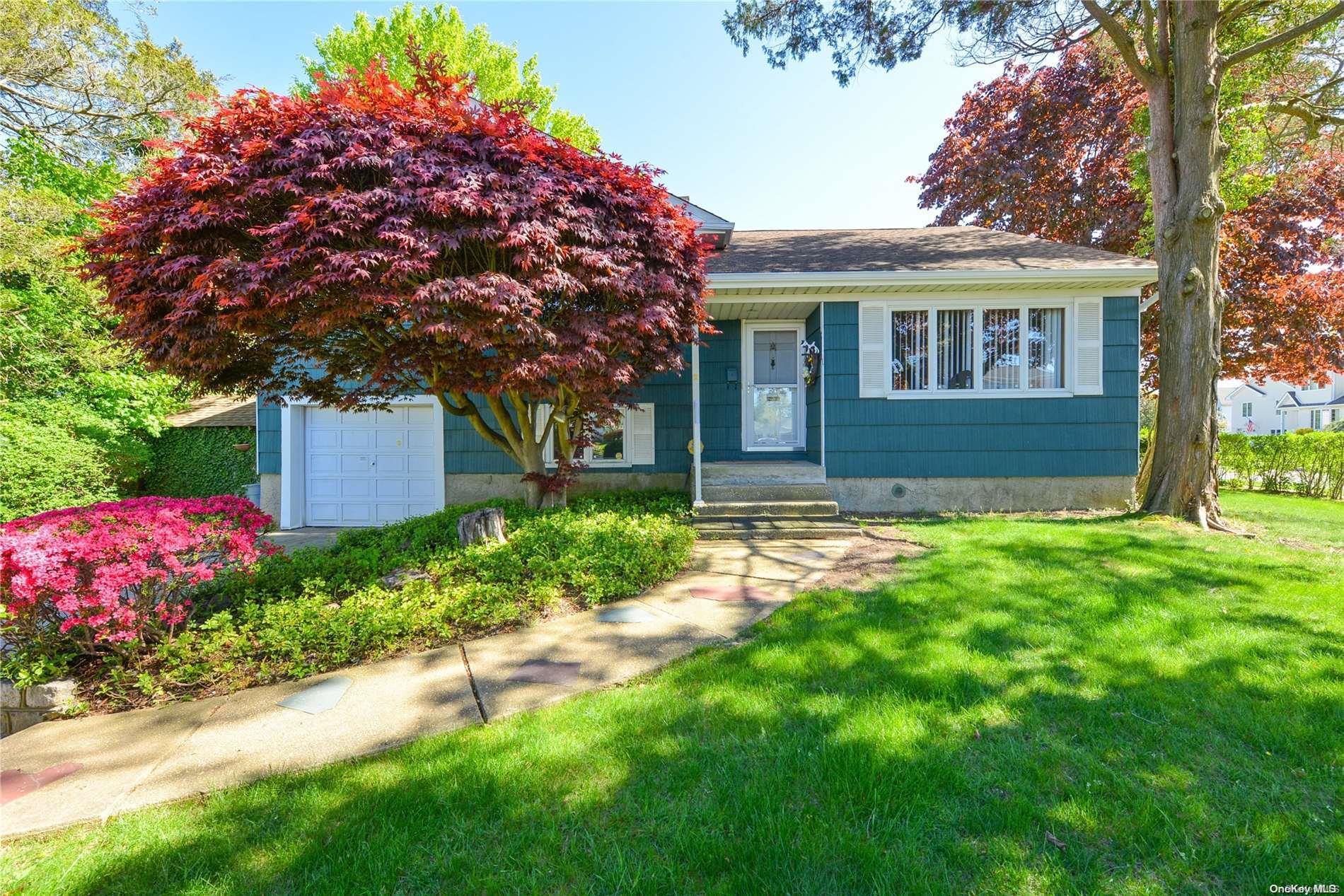 2 Circle Drive Syosset, NY 11791 - Photo 1 of 1