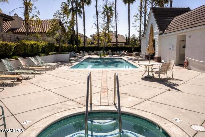 1477 Windmill Way Simi Valley, CA 93065 - Photo 17 of 18