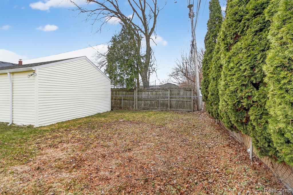 29901 Kelly Road Roseville, MI 48066 - Photo 36 of 43 Gallery Image 36
