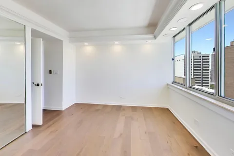 $1,350,000 | 1 East Schiller Street, Unit PHW, Chicago, IL 60610