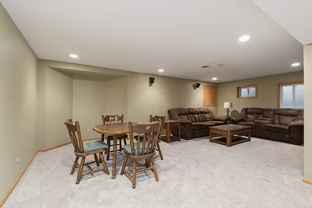 $429,900 | 20116 Crystal Lake Way, Frankfort, IL 60423