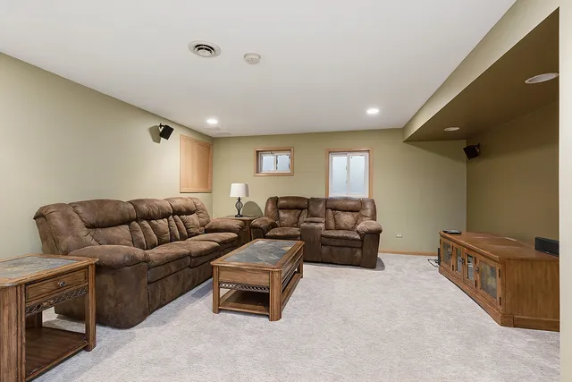 $429,900 | 20116 Crystal Lake Way, Frankfort, IL 60423