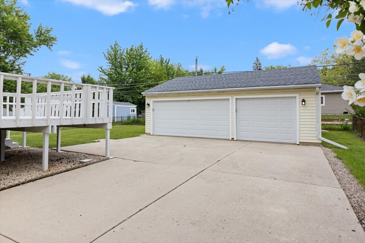 121 Seton Place Streamwood, IL 60107 - Photo 4 of 26