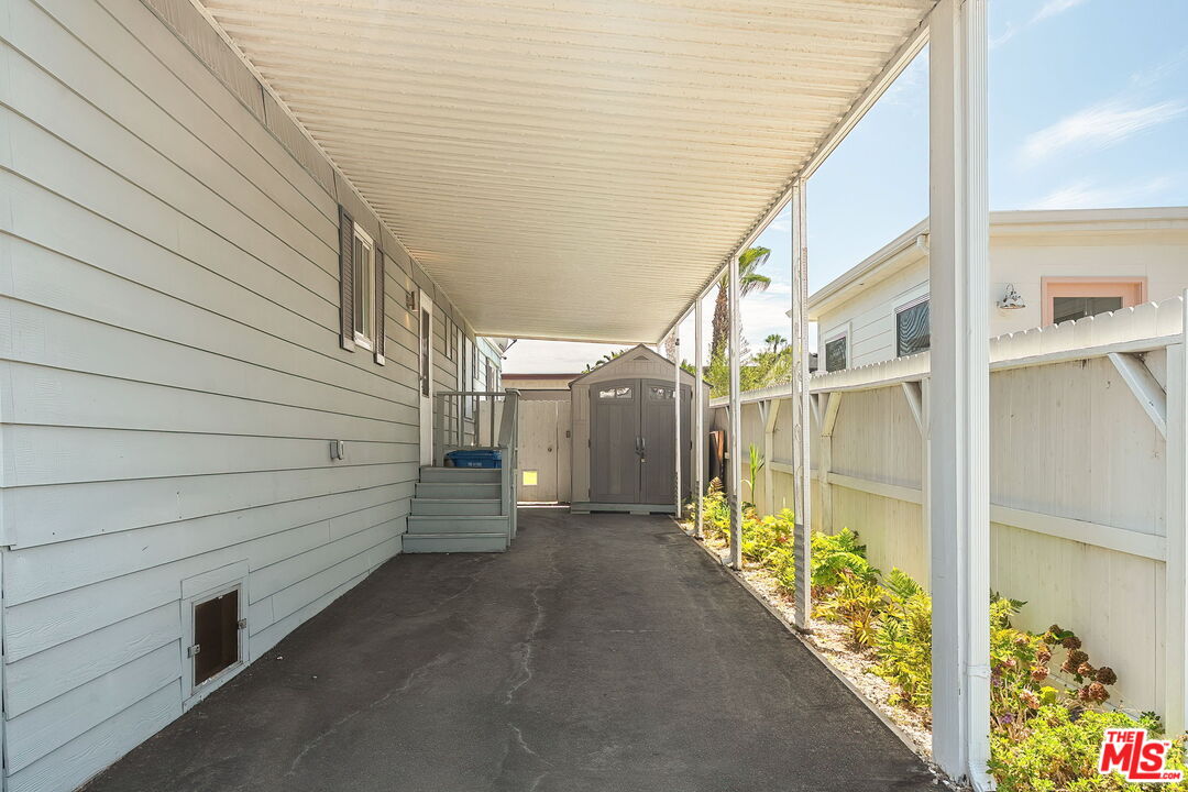 29500 Heathercliff Road, Unit 9 Malibu, CA 90265 - Photo 29 of 34