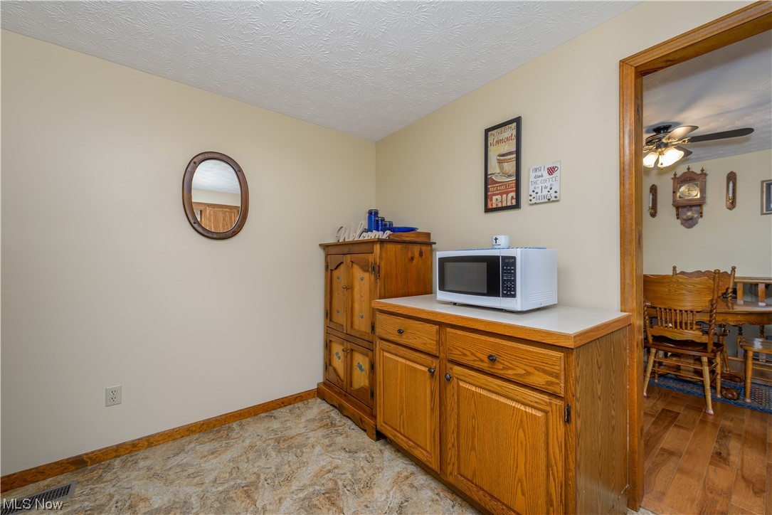 5173 Waterloo Road Atwater, OH 44201 - Photo 7 of 35