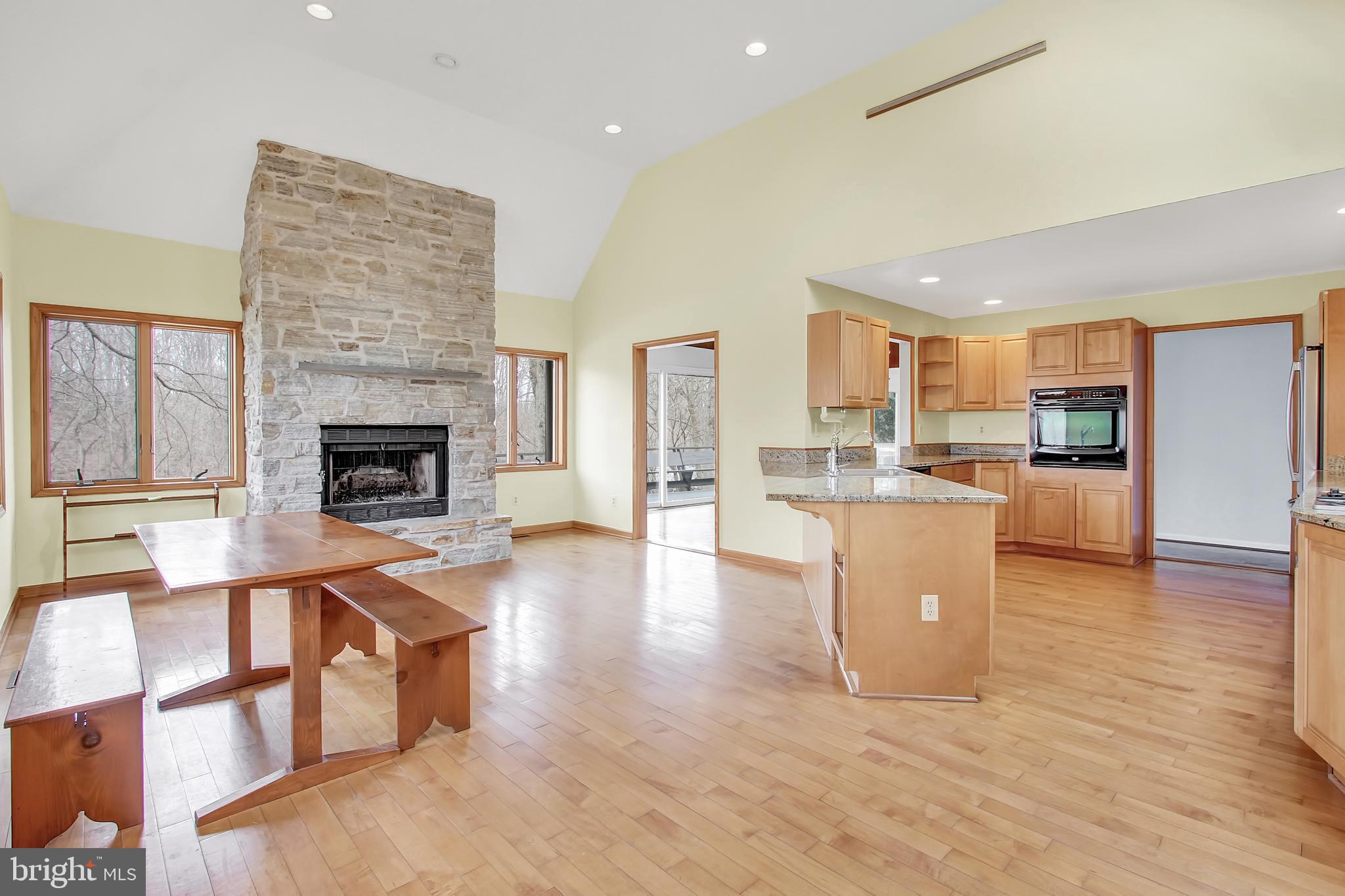 16611 Jm Pearce Road Monkton, MD 21111 - Photo 3 of 94 Inviting great room w/Butler stone fireplace