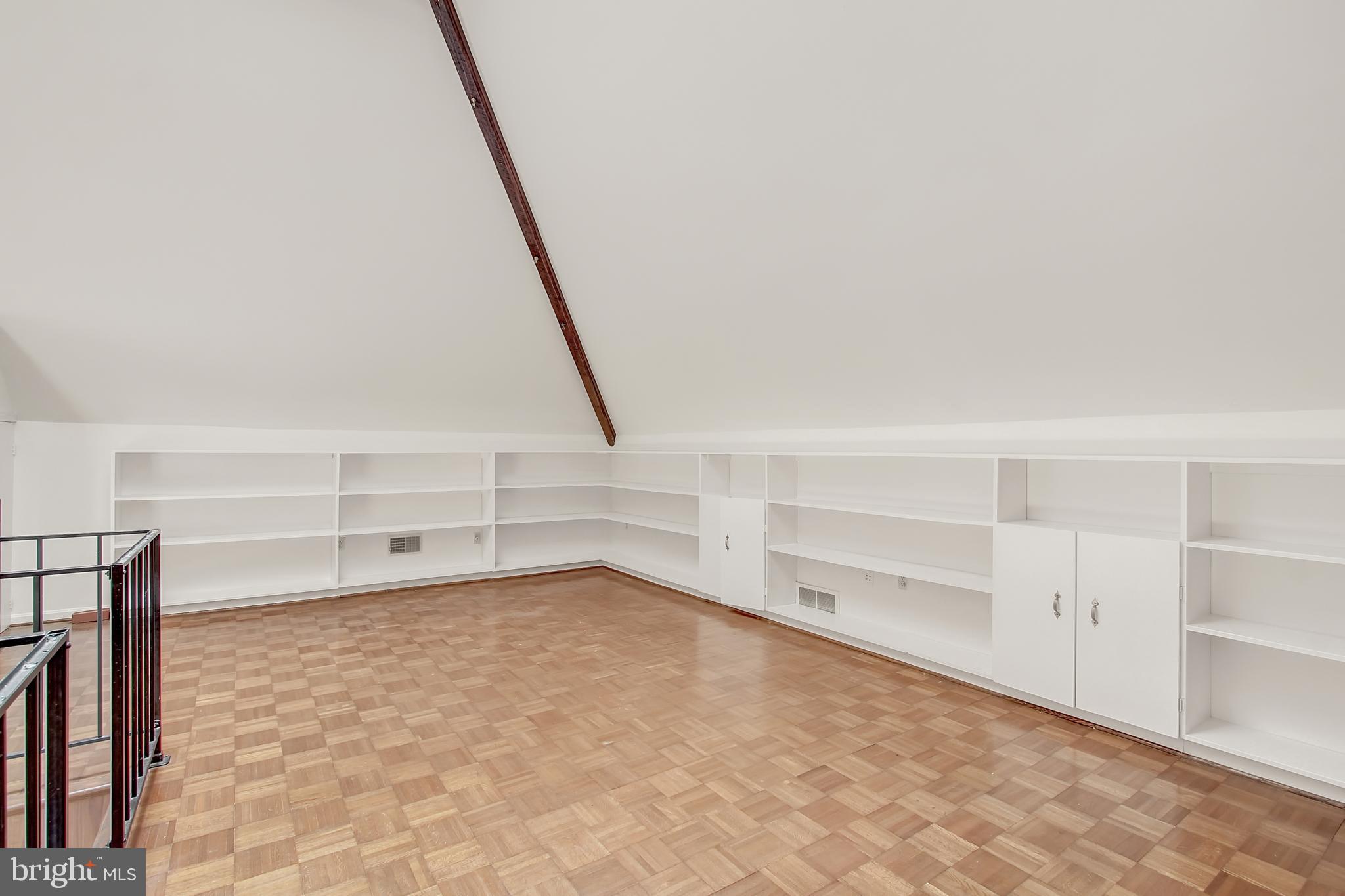 16611 Jm Pearce Road Monkton, MD 21111 - Photo 21 of 94 Wonderful natural light and loads of built-ins