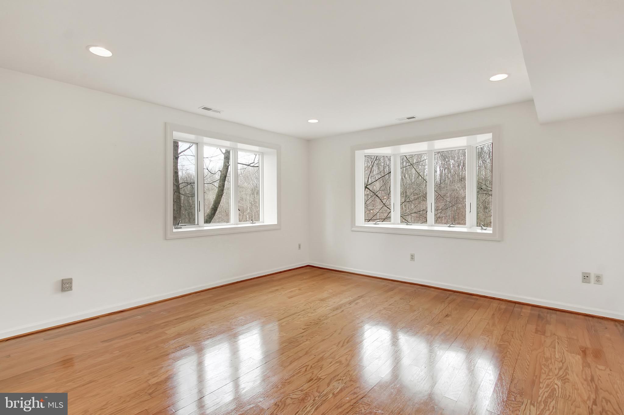 16611 Jm Pearce Road Monkton, MD 21111 - Photo 31 of 94 Spacious master w/lots of windows