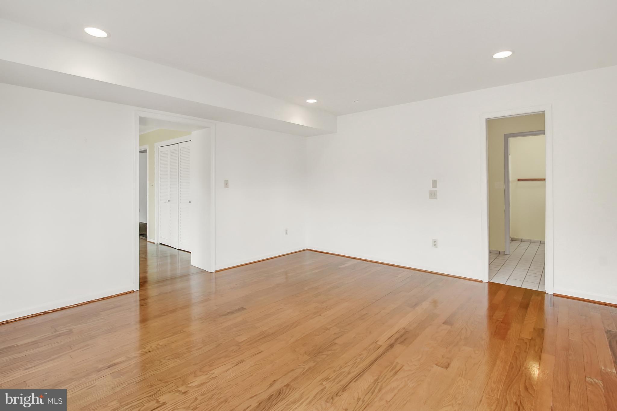 16611 Jm Pearce Road Monkton, MD 21111 - Photo 32 of 94 Master suite w/private bath and dressing room