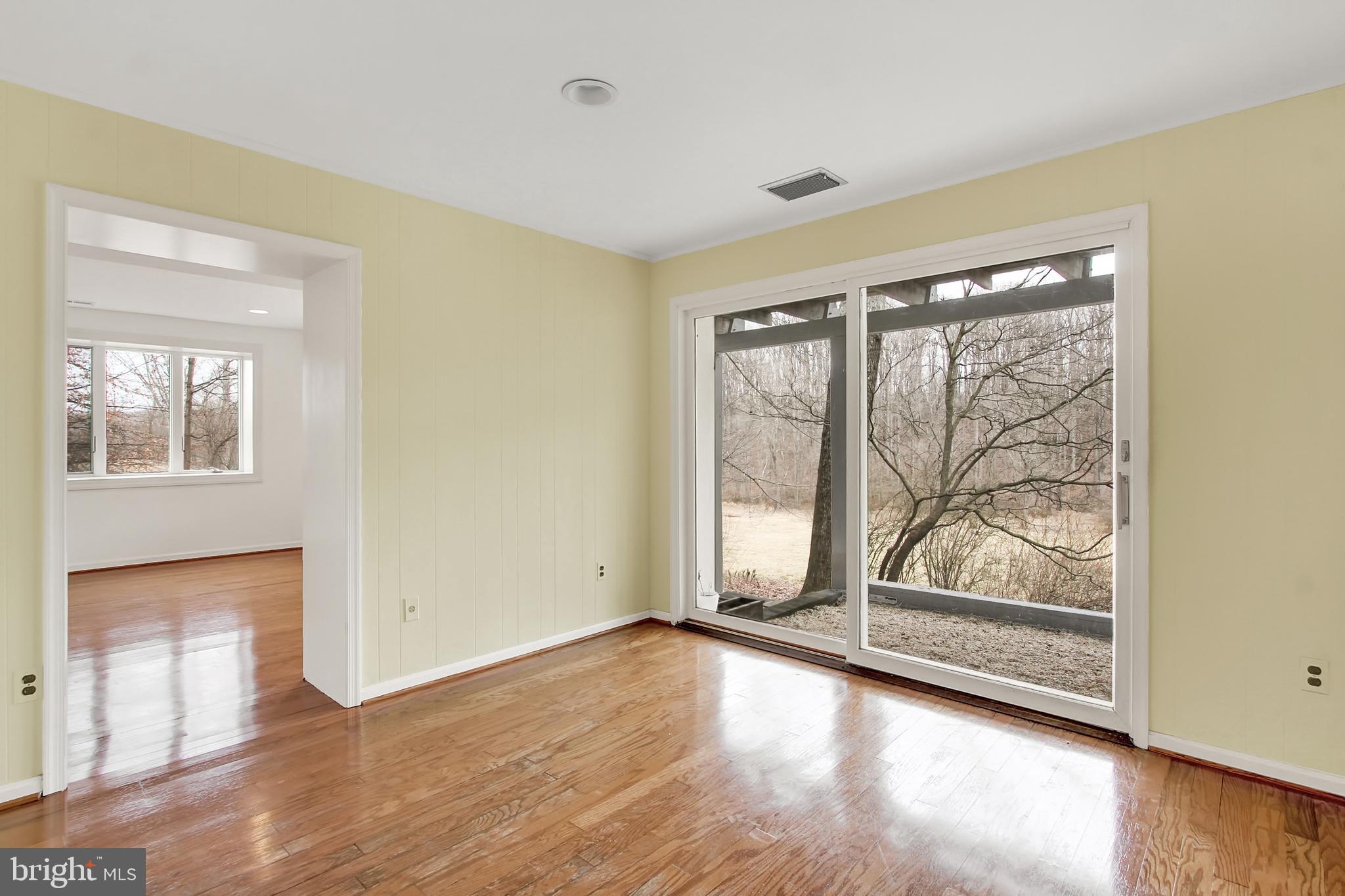 16611 Jm Pearce Road Monkton, MD 21111 - Photo 33 of 94 Dressing room/sitting room adjoins master