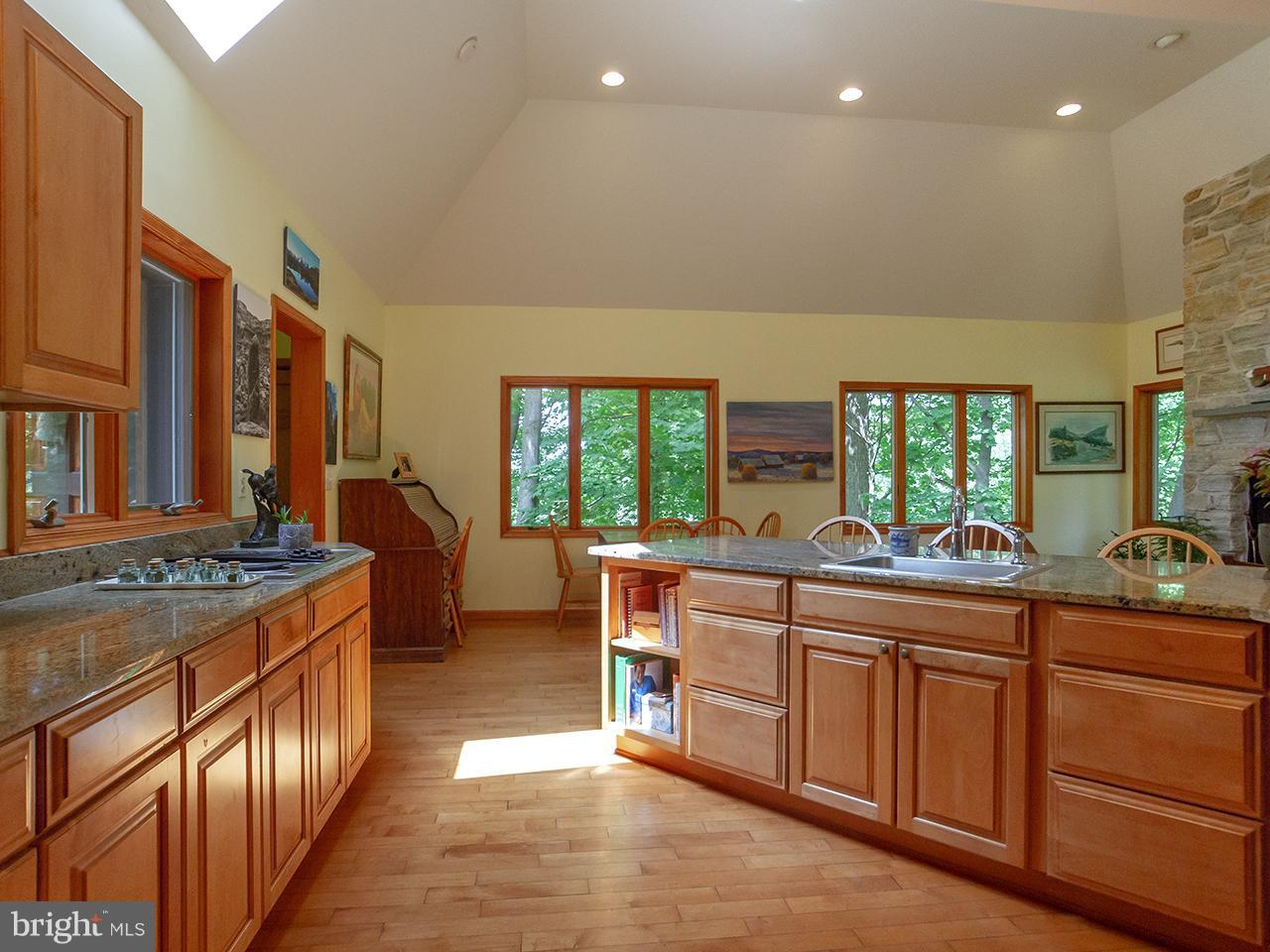 16611 Jm Pearce Road Monkton, MD 21111 - Photo 56 of 94 Kitchen opens to great room
