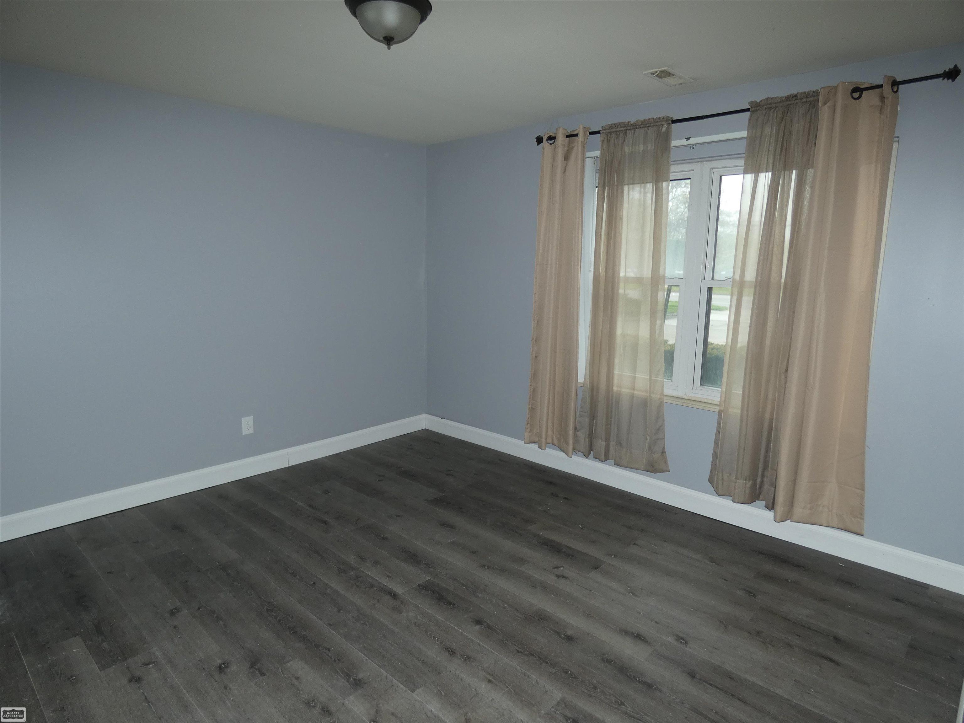 23632 Cottrell Clinton Township, MI 48035 - Photo 11 of 12