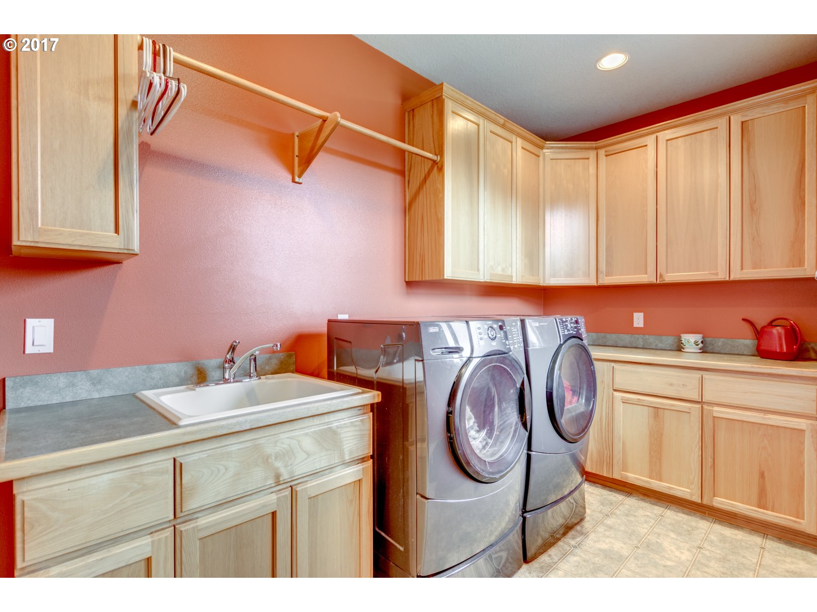 19023 Southwest Neugebauer Road Hillsboro, OR 97123 - Photo 12 of 24 Gallery Image 12