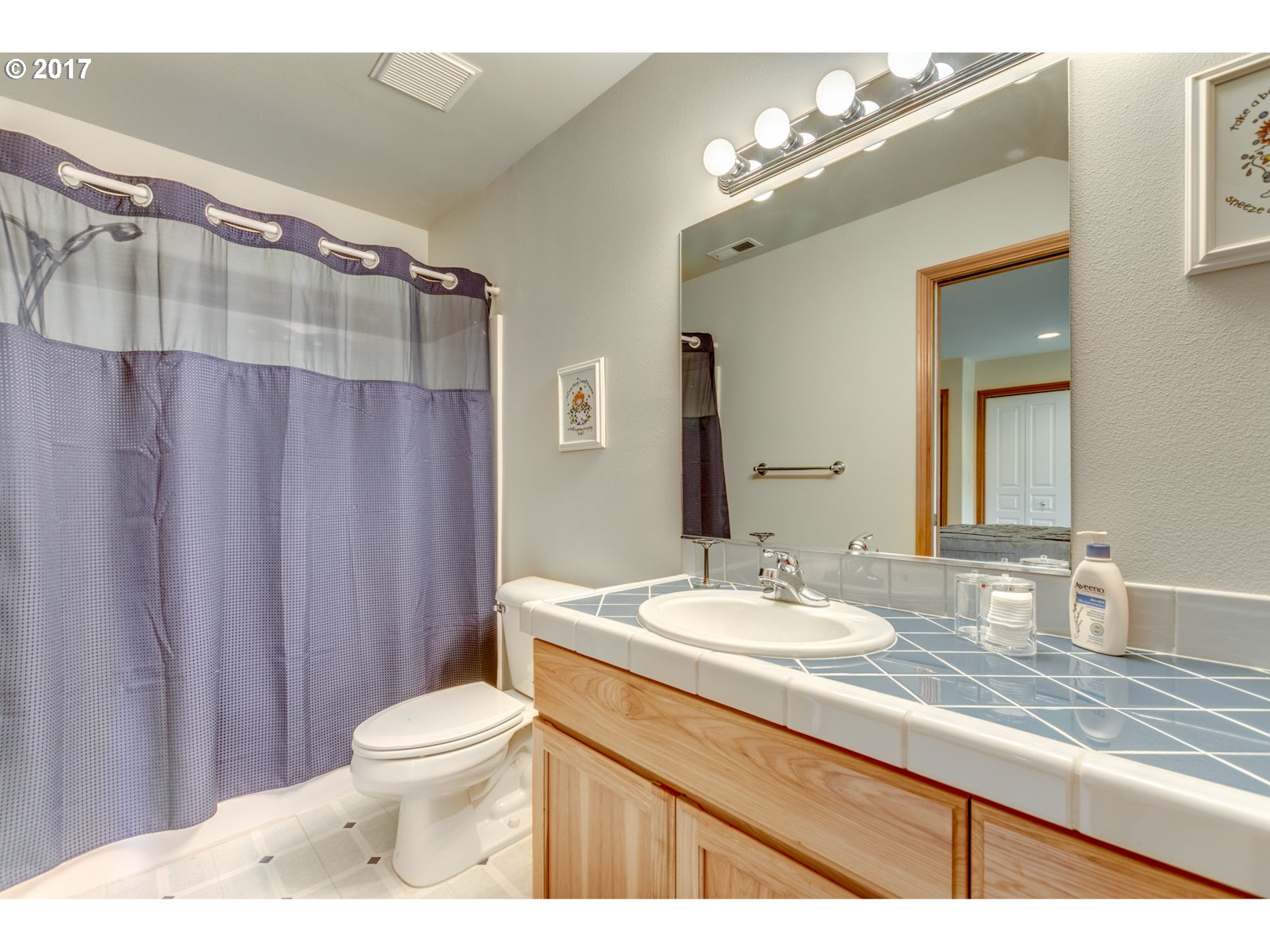 19023 Southwest Neugebauer Road Hillsboro, OR 97123 - Photo 14 of 24 Gallery Image 14