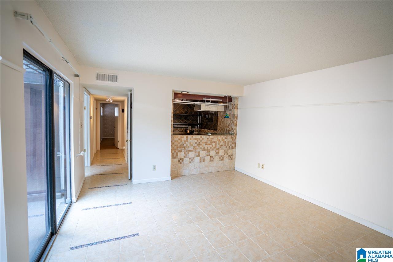 3350 Altamont Road South, Unit D22 Birmingham, AL 35205 - Photo 7 of 16