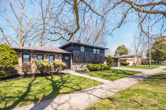 $2,800 | 15369 Ingleside Avenue, South Holland, IL 60473