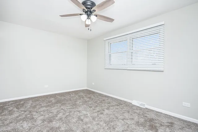 $2,800 | 15369 Ingleside Avenue, South Holland, IL 60473