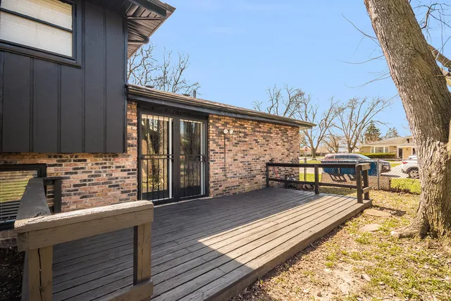 $2,800 | 15369 Ingleside Avenue, South Holland, IL 60473