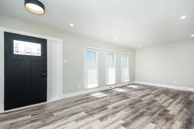 $2,800 | 15369 Ingleside Avenue, South Holland, IL 60473