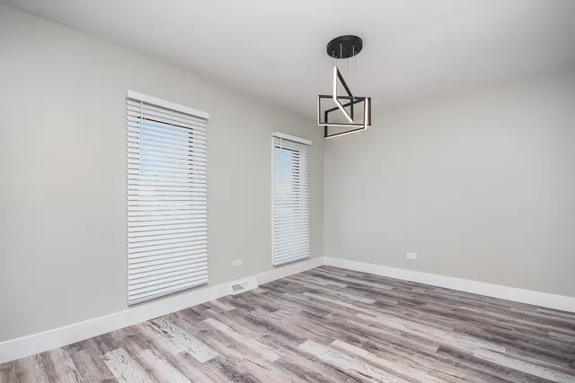 $2,800 | 15369 Ingleside Avenue, South Holland, IL 60473